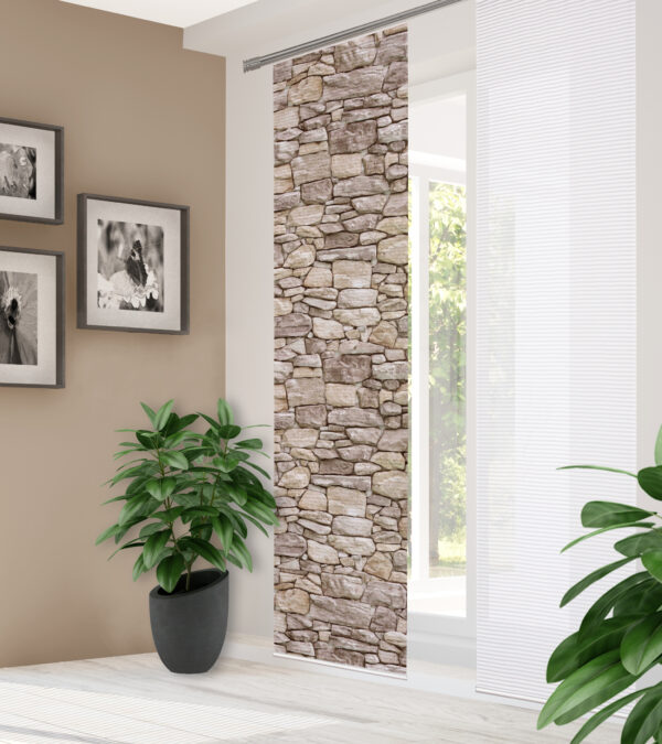 Schiebevorhang Parete natur, Bambus-Optik recycelt, Serie Home in Green, Qerstreifenoptik, halbtransparent mit Digitaldruck, 3D-Optik, naturgetreue Steinwand, viele Farbnuancen in beige-braun