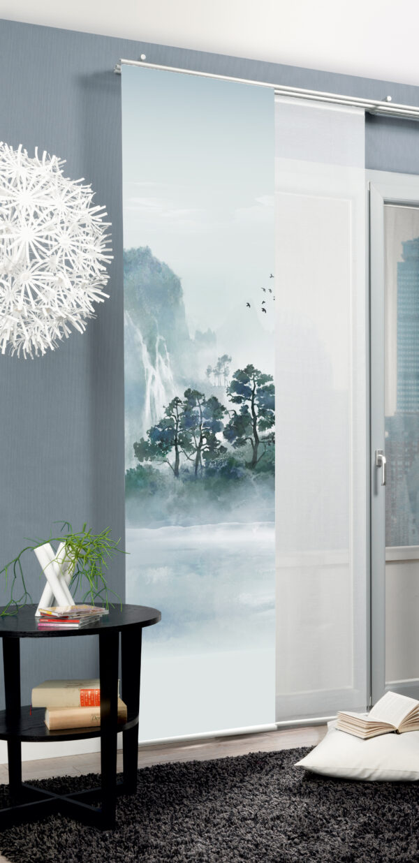 Schiebegardine Vitnam links 84461-6801 grün, Serie Home Wohnideen, Dekostoff in Seidenoptik, blickdicht, mit Digitaldruck: asiatische Flusslandschaft, stimmungsvolles Motiv über ganze Vorhangfläche, Grün- und Grautöne