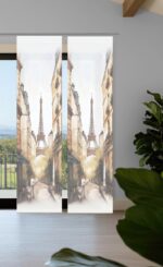 Schiebevorhang-Set Francq, halbtransparente Bambus-Optik mit Digitaldruck: Blick durch eine enge Gasse auf den Eiffelturm, warme Braun- & Beigetöne, 2 Schieber bedruckt