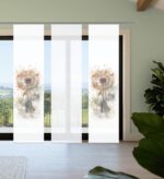 Schiebevorhang-Set Amarande, halbtransparente Bambus-Optik mit Digitaldruck, übergroße Pusteblume auf weissem Grund in der Mitte der Vorhangfläche, Aquarell ähnlich: 2 Schieber bedruckt, 1 Schieber uni-weiss