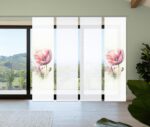 Schiebevorhang-Set Meliora, halbtransparente Bambus-Optik mit Digitaldruck, übergroße Klatschmohnblüte auf weissem Grund in der Mitte der Vorhangfläche, Aquarell ähnlich: 2 Schieber bedruckt, 2 Schieber uni-weiss