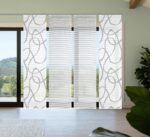 Schiebevorhang 4er-Set Ophelia grau, halbtransparente Bambus-Optik mit Digitaldruck: vertikales Schlangenlinien-Dekor, grau auf weissem Grund über die gesamte Vorhangfläche. 2 Schieber bedruckt, 2 Schieber uni-weiss