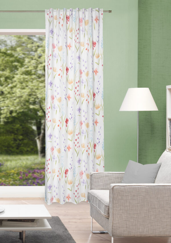 Schlaufenbandschal Danica 85602 - blickdichter Dekoschal, Blütenmotiv als All-Over-Print auf weissem Grund, frischer Farbenmix in orange, rot, lila, blau