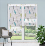 Magnetrollo Paolo 91087 blau-grün, Bambus-Optik, bedruckt, halbtransparent, für Fenster und Türen; abstrakte Bätterranke, vertikale Wellen, blau-grün auf weissem Grund